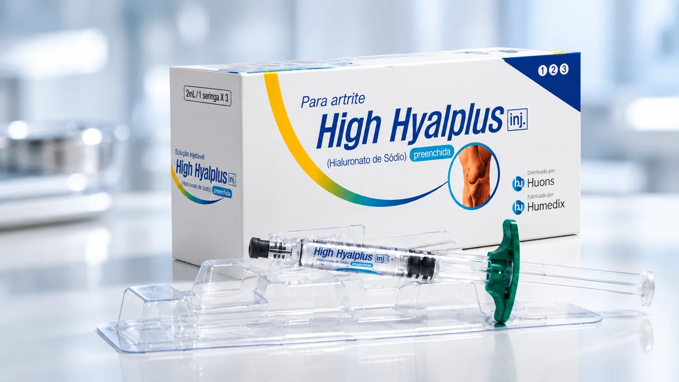 Caixa do High Hyalplus e seringa pré-preenchida sobre bancada de laboratório